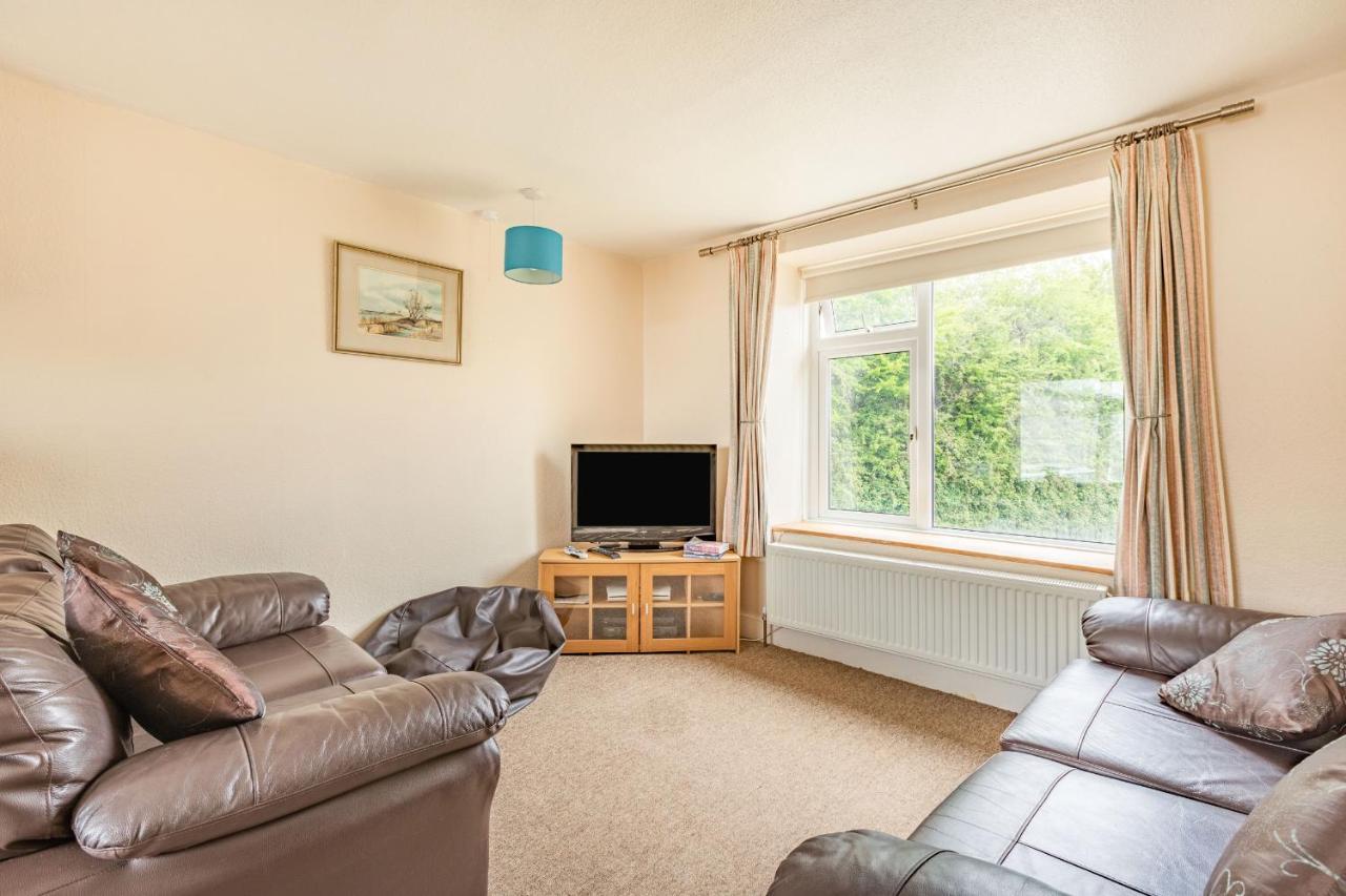 Hillymouth Apartment