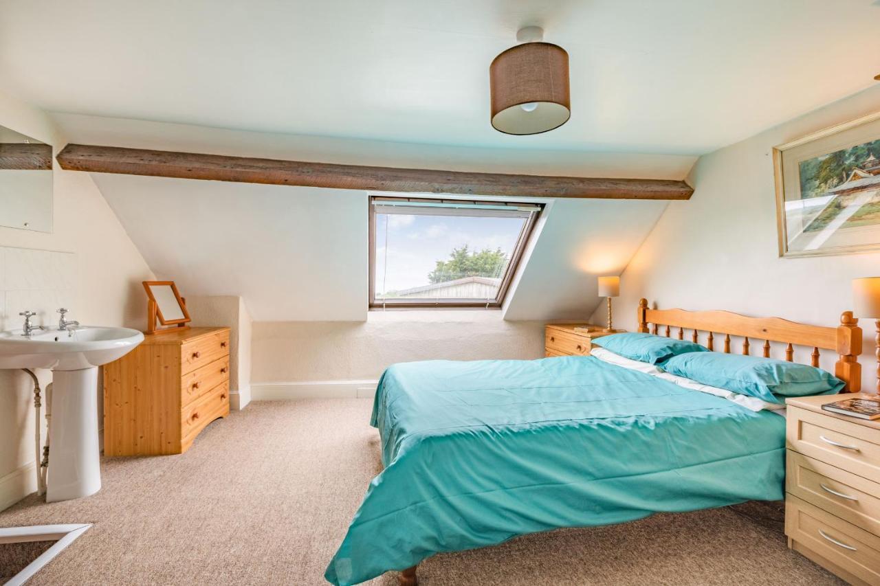 Hillymouth Apartment